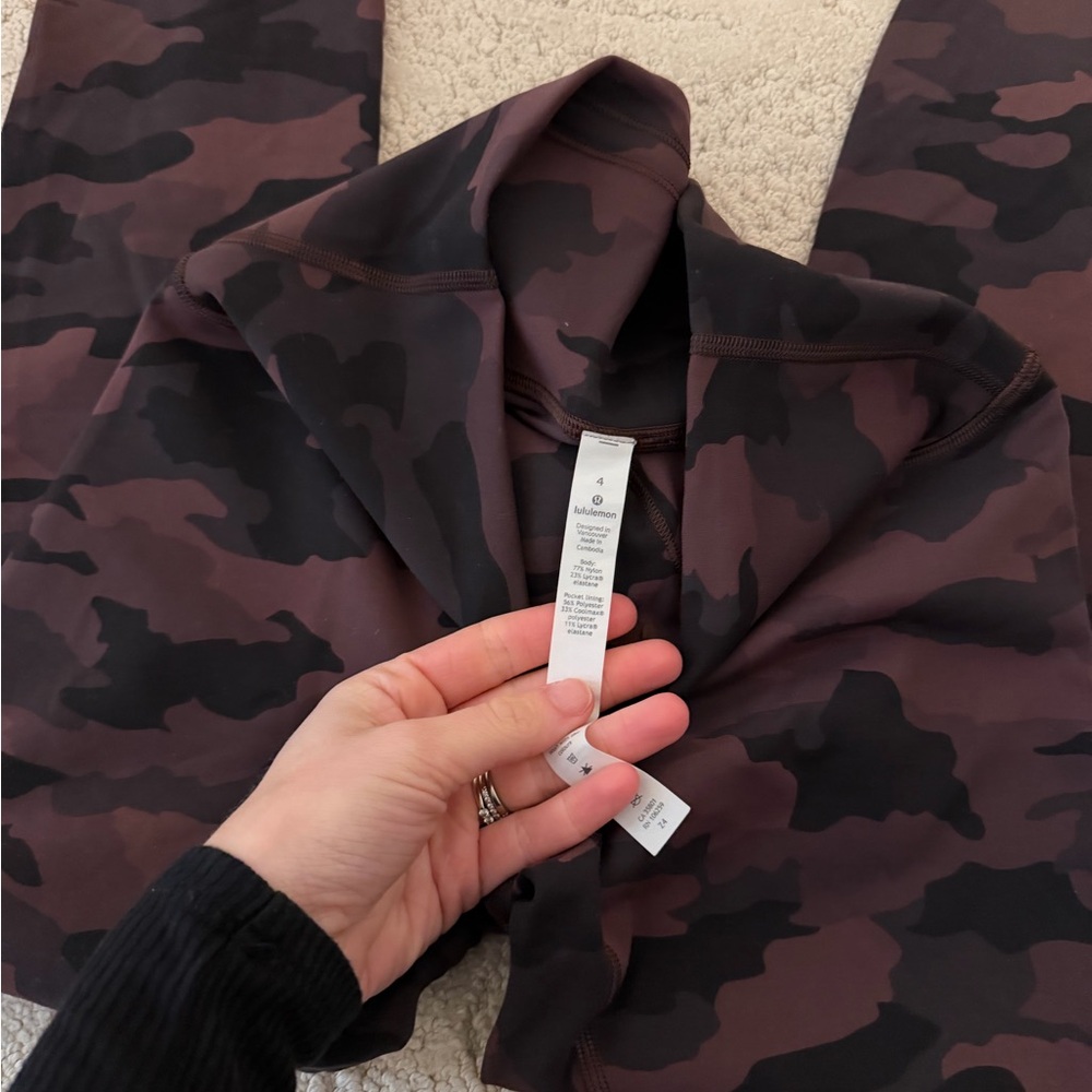 Lululemon Wunder Train High Rise Tight 25" Heritage 365
Camo Brown Earth Sz 4 - Picture 7 of 8